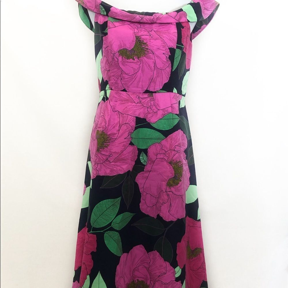 Gorgeous New York and Co off the shoulder dress